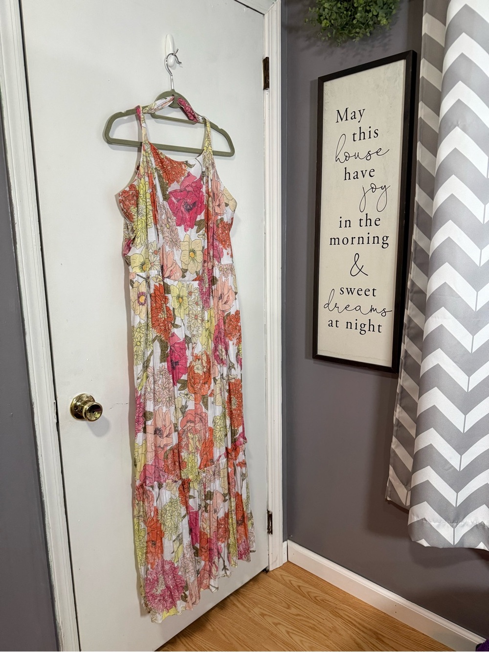 Lane Bryant Floral Maxi Dress in Pink, Orange & White - Picture 2 of 8